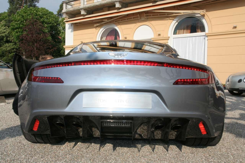 Illustration for article titled $1.75 Million Aston Martin One-77 Wins Fancy Award At Villa d’Este
